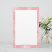 Roze Kerstmis Sneeuwvlokken gepersonaliseerd Briefpapier (Staand voorkant)