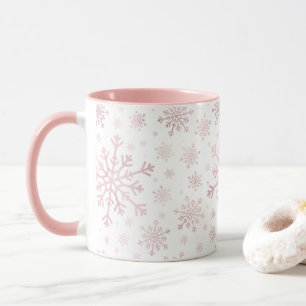 roze kerstsnowflakes op winterwit mok