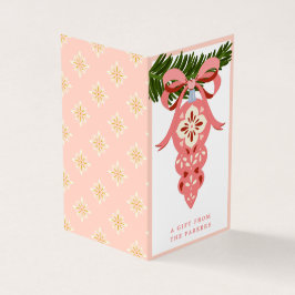 Roze kerstversiering met kerstcadeau Label Kaart