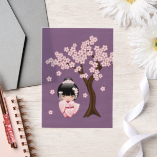 Roze Kimono Kawaii Kokeshi Pop met Paarse Inzetstu Vellum Uitnodigingen