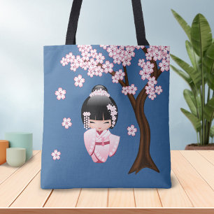 Roze Kimono Kawaii Kokeshi Pop op Blauwe Achtergro Tote Bag