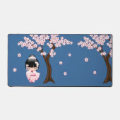 Roze Kimono Kawaii Kokeshi Pop op Blauwe Ondergron Bureaumat (Voorkant)