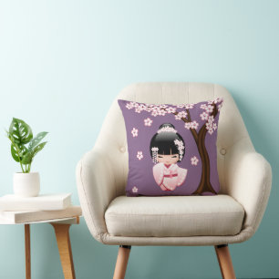 Roze Kimono Kawaii Kokeshi Pop op Paars Kussen