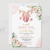 Roze kleding Baby shower Invitation Kaart (Voorkant)