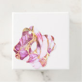  roze kleuren en faux goudbloem bedankjes labels (In situ)