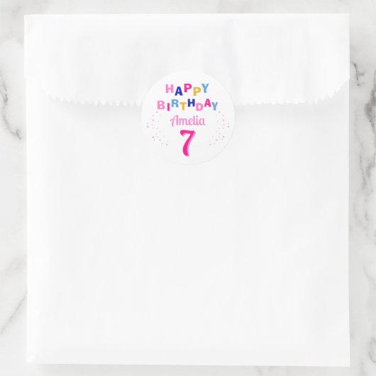 Roze Kleurrijke Sterren Meisje Happy Birthday Ronde Sticker (Tas)