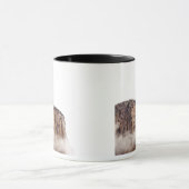 Roze klif stijgend boven wolken mok (Midden)