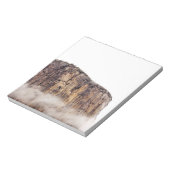 Roze klif stijgend boven wolken notitieblok (Linkerzijde)