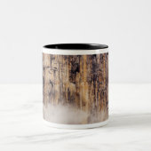 Roze klif stijgend boven wolken tweekleurige koffiemok (Center)