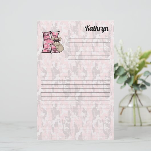 Roze Koala Mongram Letter K Lined Briefpapier (Staand voorkant)