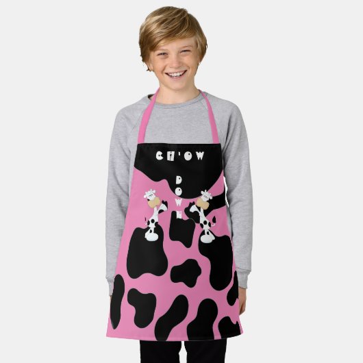 Roze Koe Chow All-Over Print Schort (Gedragen)