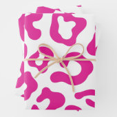 roze koe print pastel leopard dierpatroon inpakpapier vel (In situ)
