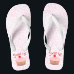 Roze koekje Sweet 16 16th Birthday Teenslippers<br><div class="desc">16e verjaardag flip flop sandalen voor diegenen die Sweet 16 draaien,  zijn voorzien van roze kikkerkoekontwerp en een roze kant-en-klare achtergrond.</div>