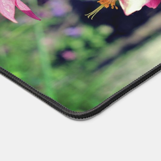 Roze Kolombloemen Sluiten Gepersonaliseerd op Bureaumat (Hoek)