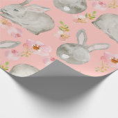 Roze. Konijnen en bloemen. Cadeaupapier (Hoek)