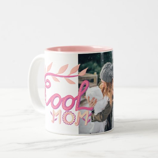 Roze kool mam hand met briefing moederdag foto tweekleurige koffiemok (Voorkant links)