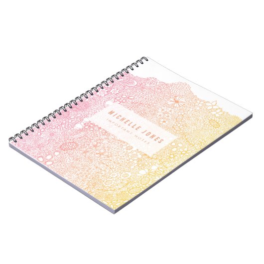 Roze Koraal Elegante Kunstenaar Gepersonaliseerde  Notitieboek (Linkerzijde)