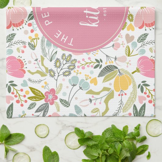 Roze Koraal Pastel Waterverf Bloemen Familienaam Theedoek (Gevouwen)