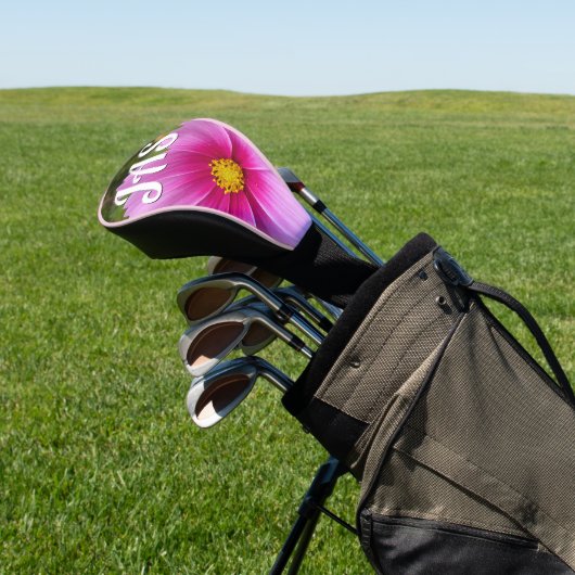 Roze kosmos bloemen golfheadcover (Insitu)