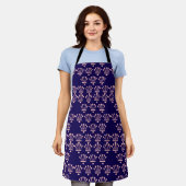Roze Kroontjes Donkerblauw Schort (Gedragen)