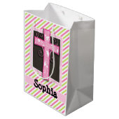 Roze Kruis op Roze & Lime Groene Strepen Medium Cadeauzakje (Achterkant Gekanteld)