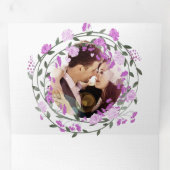 Roze lavendel en paarse pioen bloemige bruiloft drieluik uitnodiging (Binnenzijde eerst)