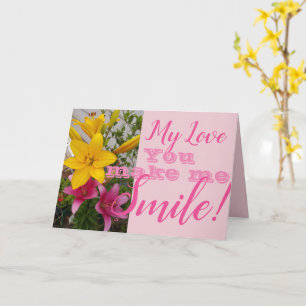 Roze leliebloem je laat me glimlachen verjaardagsk kaart