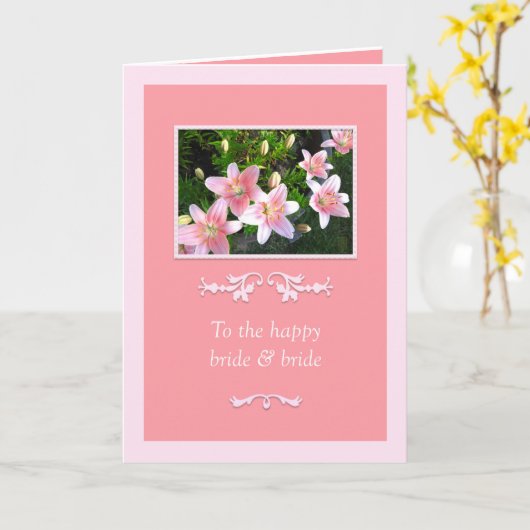 Roze Lelies Bruid & Bruid Trouwen Kaart (Gele Bloem)
