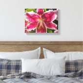 Roze lelies roze tropische bloemen roze bloemig canvas afdruk (Insitu (Slaapkamer))