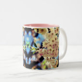 roze lentesbloesems gepersonaliseerd tweekleurige koffiemok (Voorkant rechts)