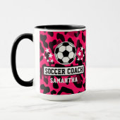 Roze Leopard Print Voetbal coach naam Mok (Links)