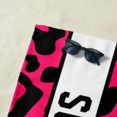 Roze Leopard Print Voetbal coach naam Strandlaken (In situ)