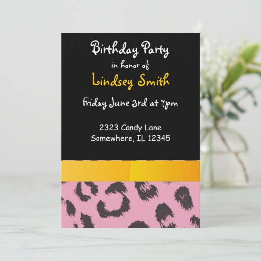 Roze leopard Spots Birthday Uitnodiging (Staand voorkant)
