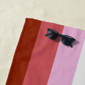 Roze Lesbische Pride-vlag Strandlaken (In situ)
