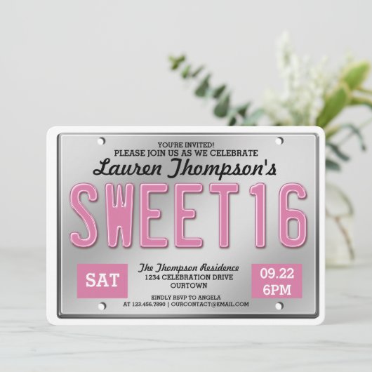 Roze Licentie Bord Sweet 16 Party Invitations Kaart (Staand voorkant)