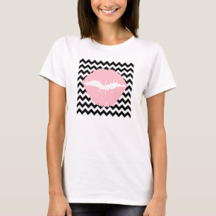 Roze lichten op zwarte en witte zigzag t-shirt