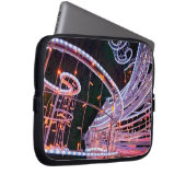 Roze lijnen laptop sleeve (Voorkant Rechts)