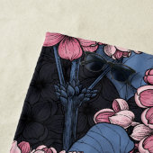 Roze lila op donkerblauw strandlaken (In situ)