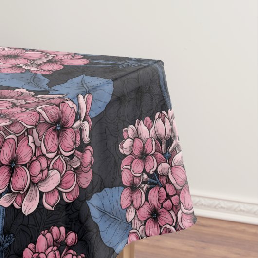 Roze lila op donkerblauw tafelkleed (Voorbeeld)