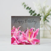 Roze Lily-bloemen op bijtende achtergrond Birthday (Staand voorkant)