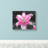 Roze Lily Canvas Afdruk (Insitu (Houten vloer))