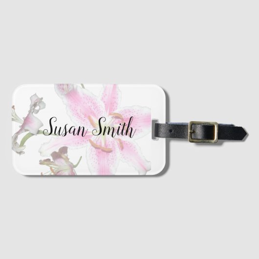 Roze Lily | Delicate roze Lily Flower on White Bagagelabel (Voorkant (horizontaal))