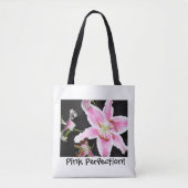 Roze Lily | Fijne roze Lily Flower on Black Tote Bag (Voorkant)
