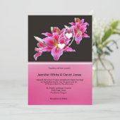 Roze Lily Wedding Uitnodiging (Staand voorkant)