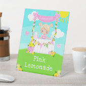 Roze limonade stand verjaardag blond haar meisje reclamebord met voetstuk (Insitu)