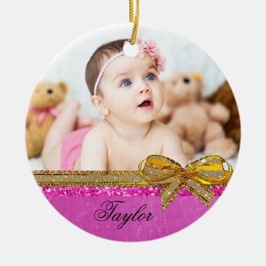 Roze lint en Baby Fotoornament Keepslag Keramisch Ornament (Voorkant)