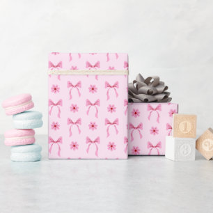 Roze lint en bloempatroon cadeaupapier rol