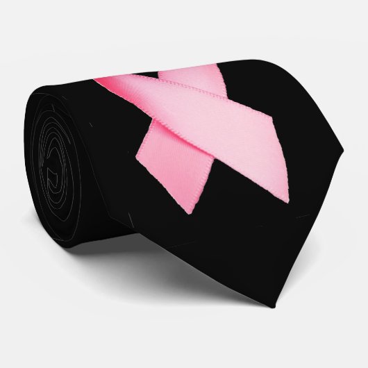 Roze lint in zwart stropdas (Opgerold)