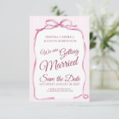 Roze lint strikte kunst strepen save the date kaar (Staand voorkant)