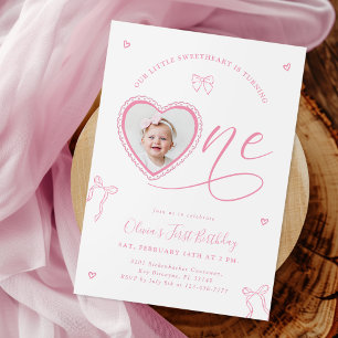 Roze lint verjaardagsuitnodiging voor de eerste ve kaart